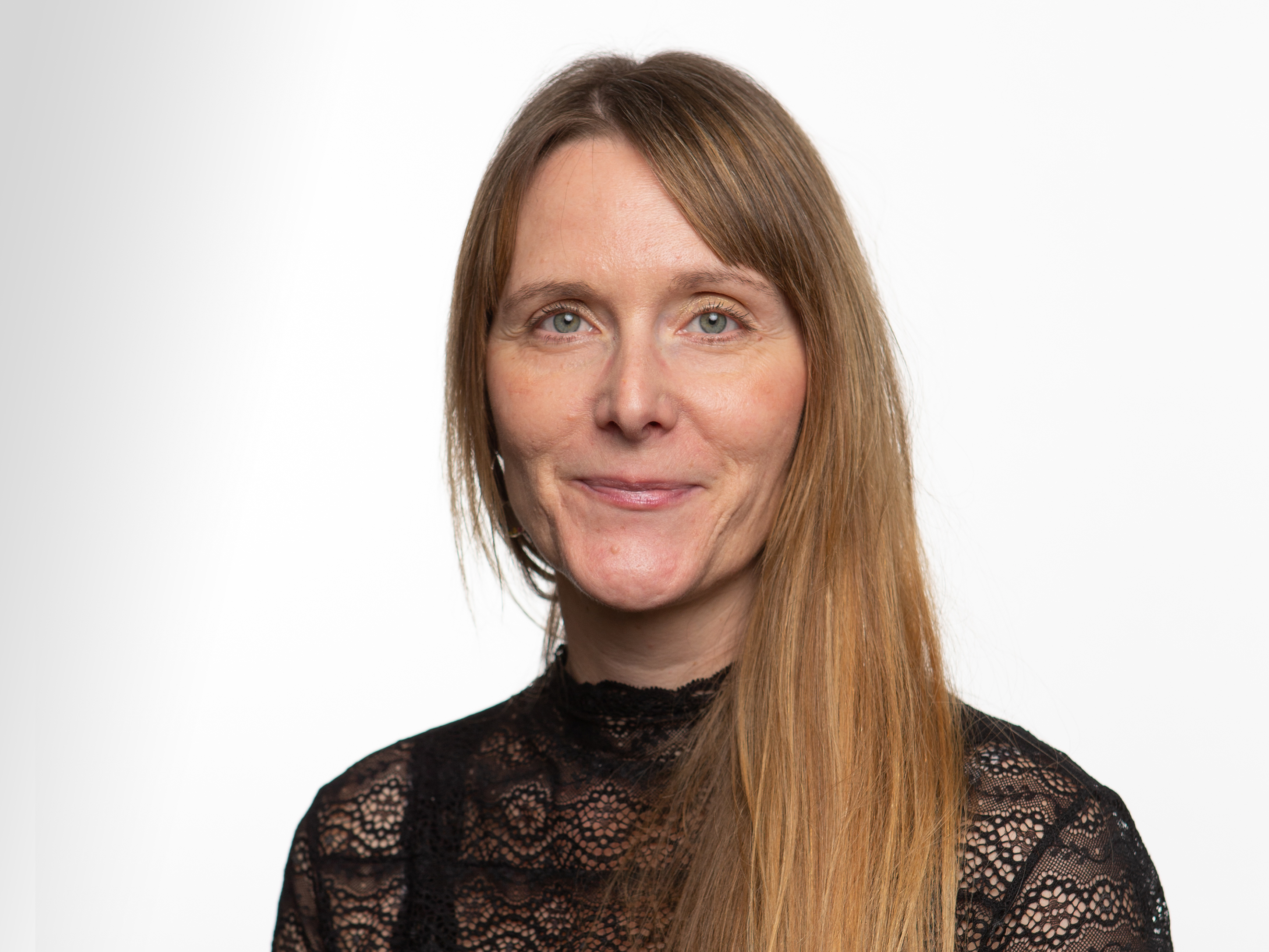 Mannuela Rauff Hansen B Farve 3MB